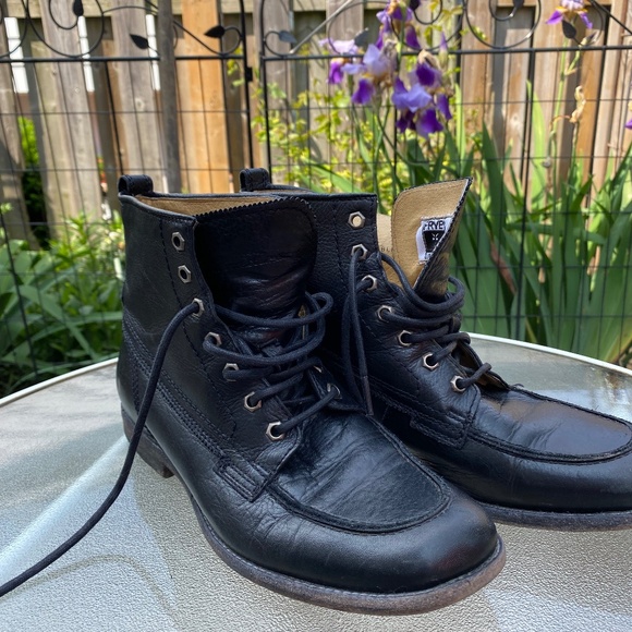 Frye Women’s Boots - Picture 1 of 3